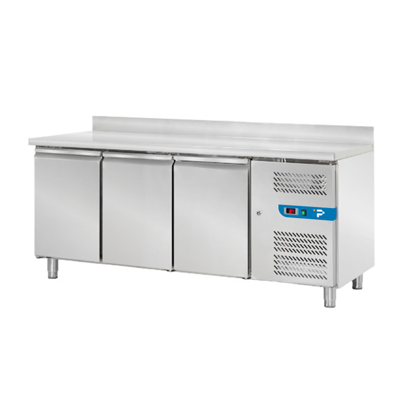 Tavolo refrigerato con n° 3 porte GN 1/1 con alzatina