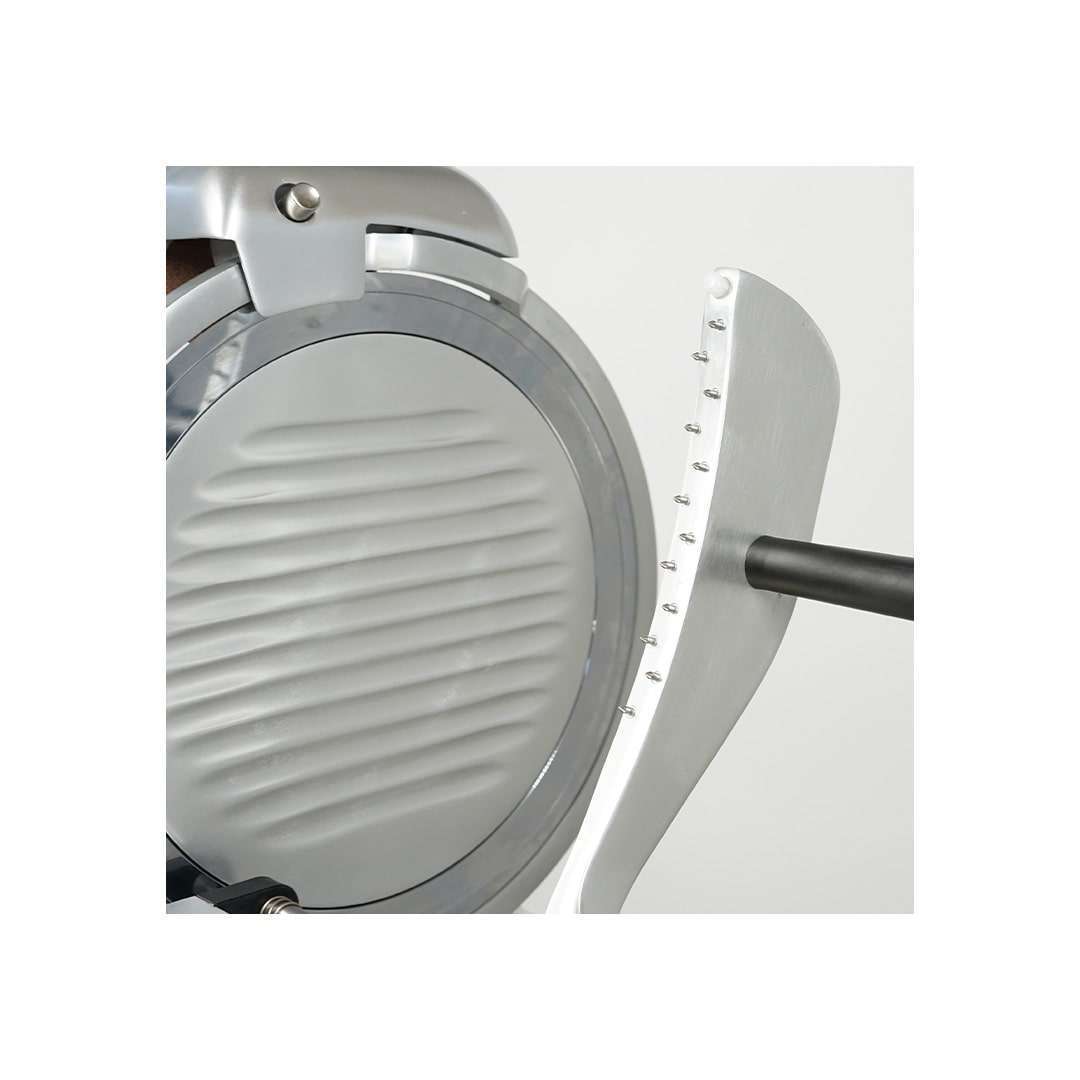 PFA300BS_AFFETTATRICE VERTICALE PER SALUMI MONOFASE CON LAMA Ø 300 MM_dett3-min